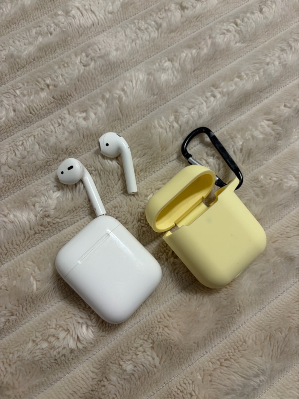 Apple AirPods 2nd Generation